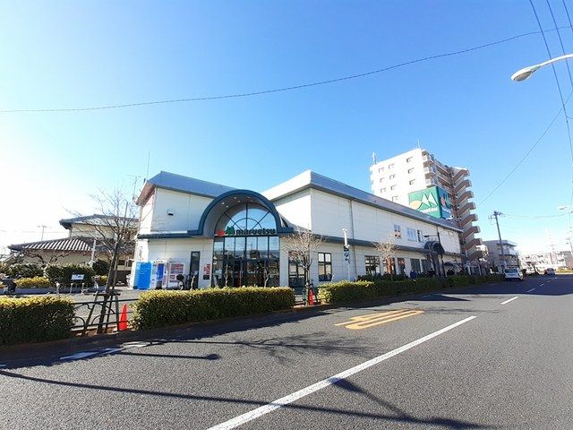 近くのマルエツ足立入谷店まで421m（徒歩6分）