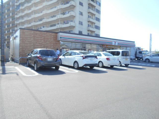 近くのセブンイレブン野白新田店まで300m（徒歩4分）