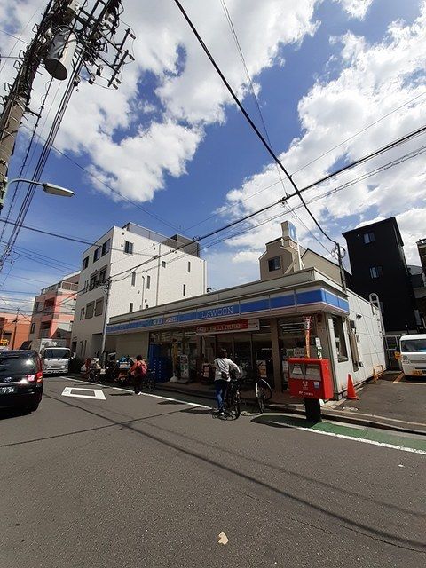 近くのローソンまで612m（徒歩8分）