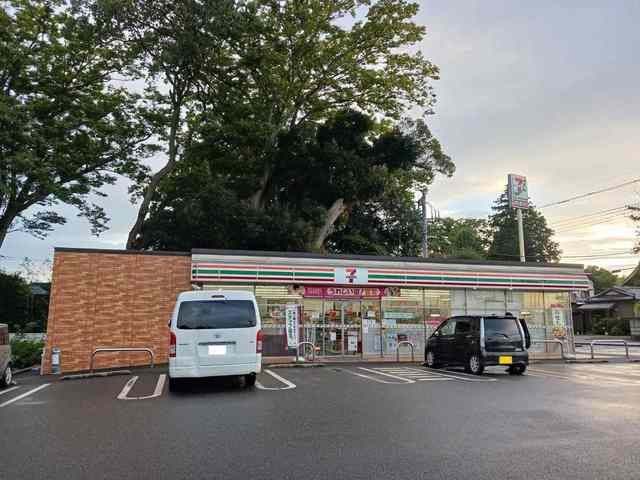 近くのセブンイレブン印西瀬戸店まで210m（徒歩3分）