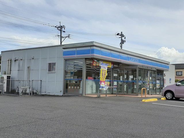 近くのローソン姶良白金原店まで530m（徒歩7分）