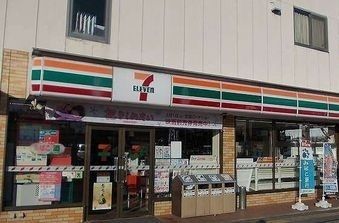 近くのセブンイレブン姫路勝原熊見店まで1,300m（徒歩17分）