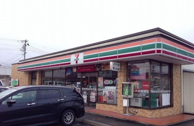 近くのセブンイレブン福島笹谷南店まで220m（徒歩3分）