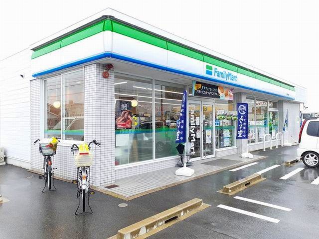 近くのファミリーマート　佐織勝幡店まで500m（徒歩7分）