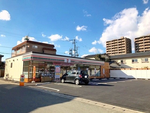 近くのセブンイレブン坪井６丁目店まで1,200m（徒歩15分）