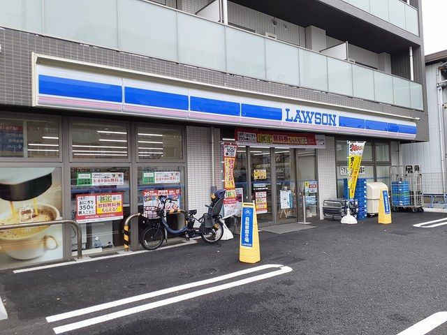 近くのコンビニまで250m（徒歩4分）