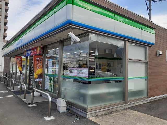 近くのコンビニまで850m（徒歩11分）