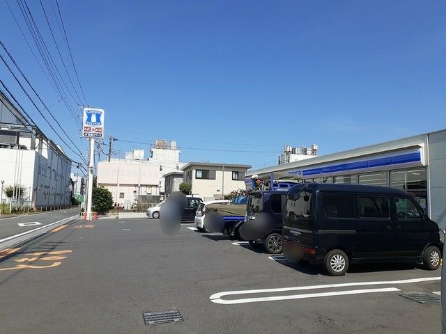 近くのLAWSONまで430m（徒歩6分）