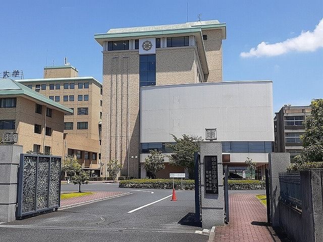 近くの岐阜聖徳学園大学岐阜キャンパスまで550m（徒歩7分）