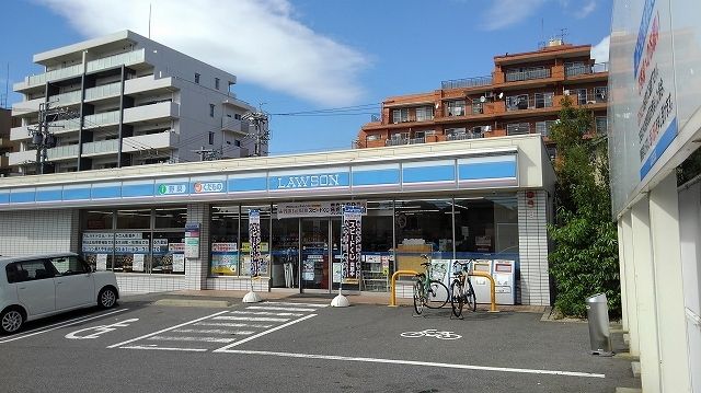 近くのローソンまで400m（徒歩5分）