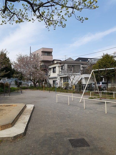 近くの都営練馬北町六丁目アパート公園まで656m（徒歩9分）