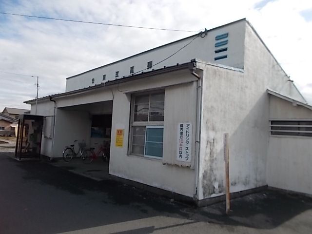 近くの岳南鉄道　江尾駅まで400m（徒歩5分）