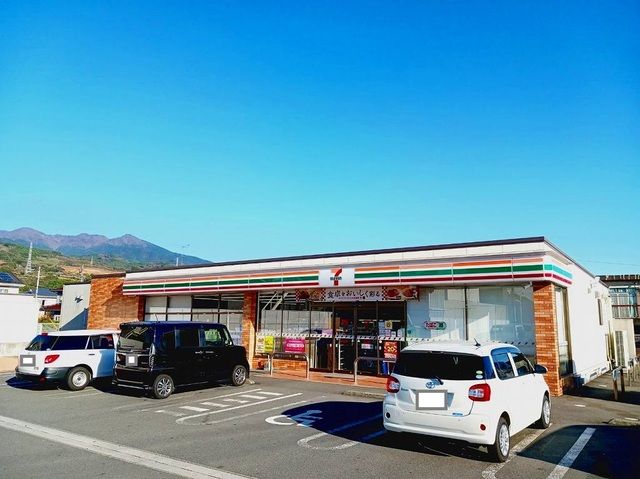 近くのセブンイレブン富士市須津店まで650m（徒歩9分）