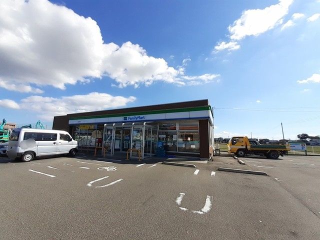 近くのファミリーマート新潟槇尾店まで952m(徒歩12分)
