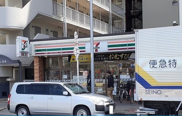 近くのセブンイレブン様まで73m（徒歩1分）