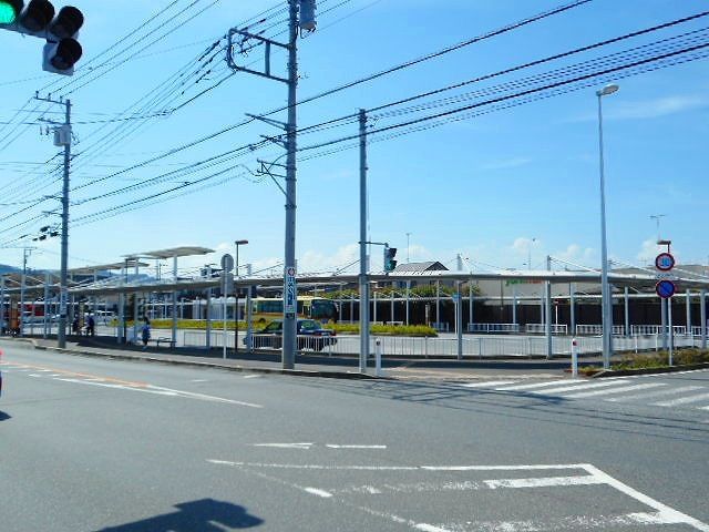 近くの田名バスターミナルまで1,200m（徒歩15分）