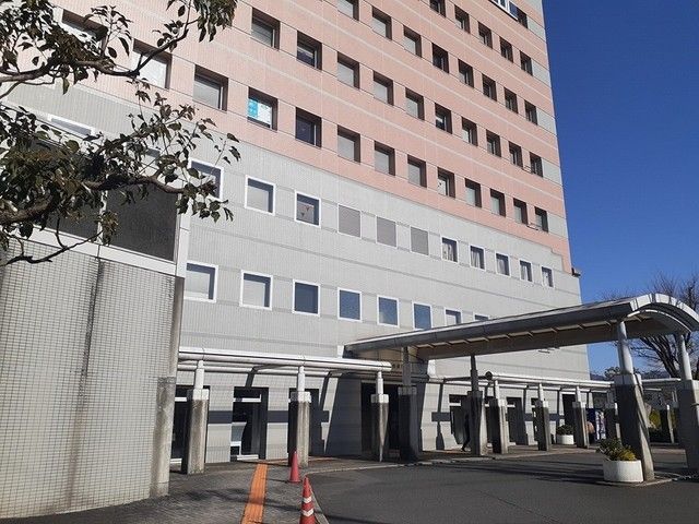 近くの役所まで1,086m（徒歩14分）