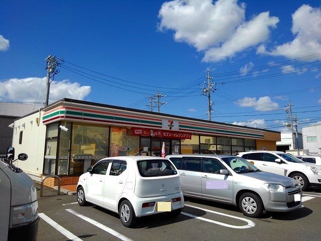 近くのセブンイレブン　インター西店まで500m（徒歩7分）