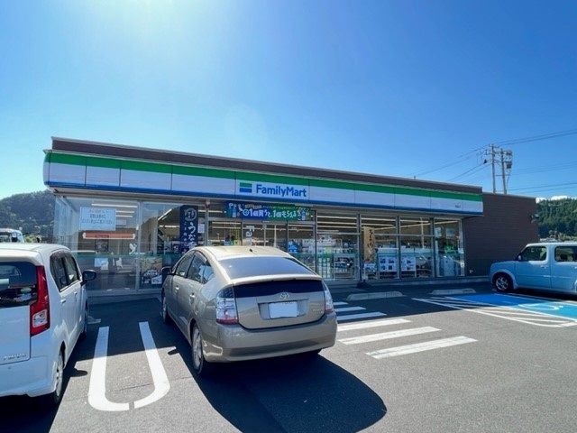 近くのコンビニまで900m（徒歩12分）