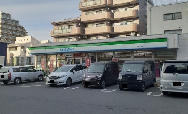 近くのファミリーマート市川二俣店まで430m(徒歩6分)