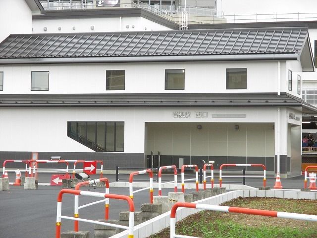 近くの岩槻駅まで800m(徒歩10分)