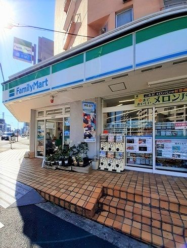 近くのコンビニまで92m（徒歩2分）