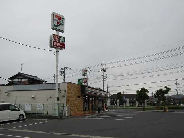 近くのセブンイレブン新茂原店まで550m（徒歩7分）