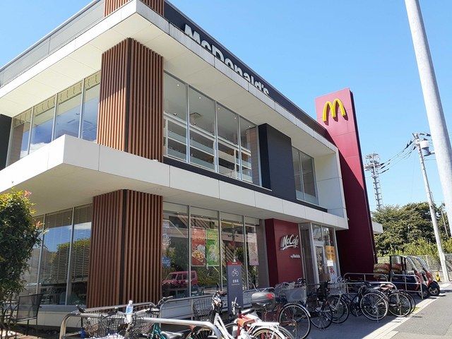 近くの飲食店まで477m（徒歩6分）