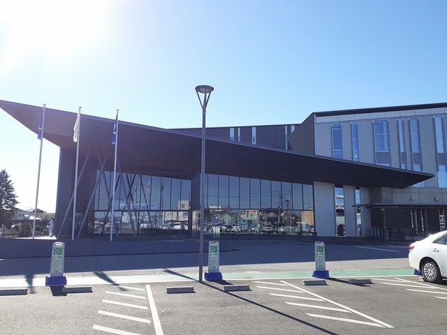 近くの石岡市役所まで569m（徒歩8分）