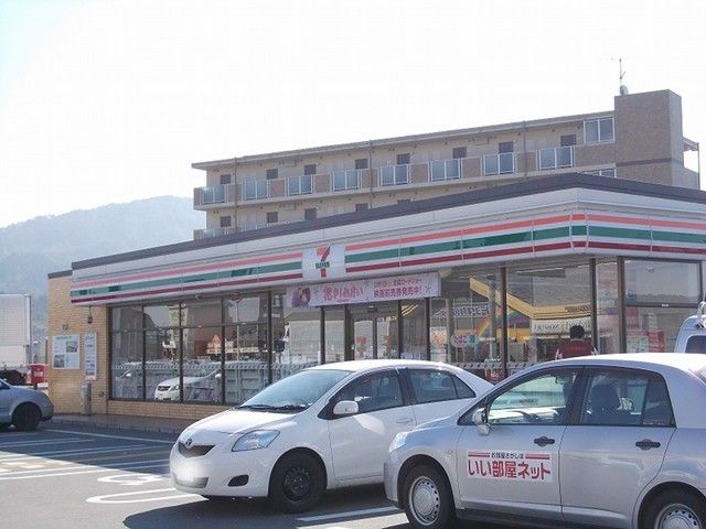 近くのセブンイレブン 甲西郵便局前店まで400m(徒歩5分)