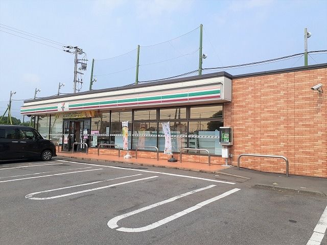 近くのコンビニまで1,000m（徒歩13分）