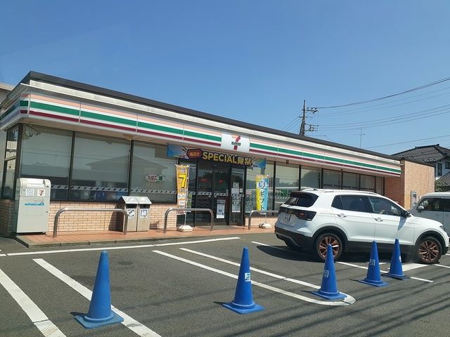 近くのセブンイレブンまで524m(徒歩7分)