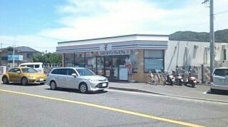 近くのセブンイレブン逗子５丁目店まで130m（徒歩2分）