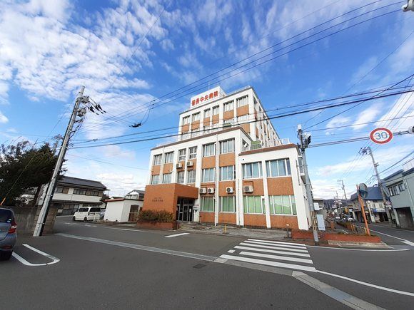 近くの香長中央病院まで850m（徒歩11分）