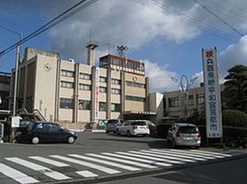 近くの五條市役所まで3,600m（徒歩45分）