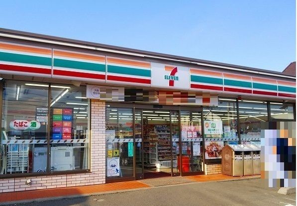 近くのコンビニまで410m（徒歩6分）