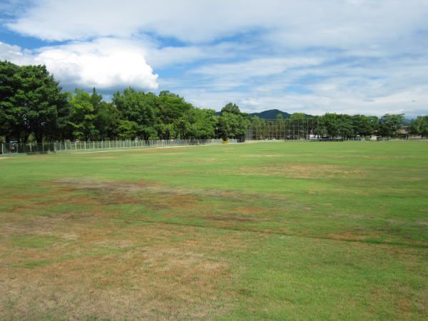 近くの公園まで2,500m（徒歩32分）