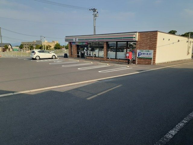 近くのセブンイレブン島原城見町店まで884m(徒歩12分)