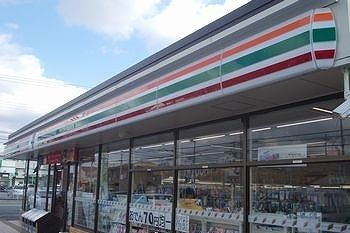 近くのセブンイレブンまで450m(徒歩6分)