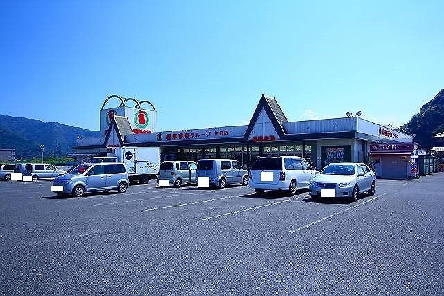 近くの新鮮市場　佐伯店まで500m（徒歩7分）