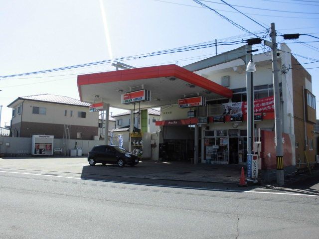 近くのENEOS赤井SSまで500m(徒歩7分)