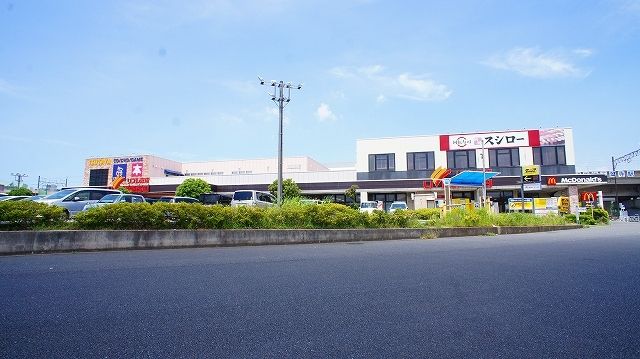 近くの京成リブレまで1,500m（徒歩19分）