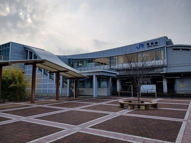 近くの駅まで428m（徒歩6分）