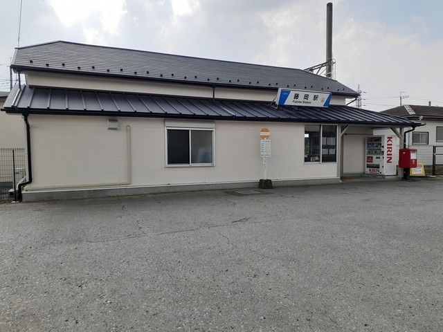 近くの駅まで400m（徒歩5分）