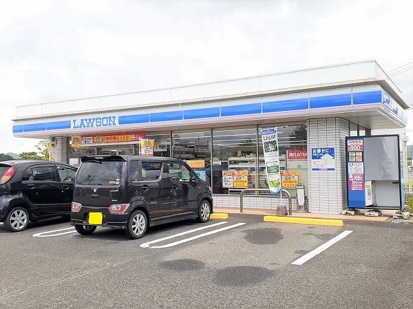 近くのローソン 伊万里市役所前店まで900m（徒歩12分）