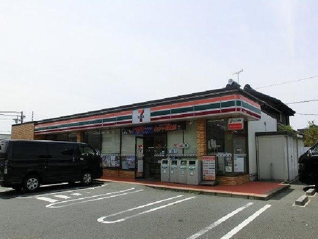 近くのセブンイレブンまで250m(徒歩4分)