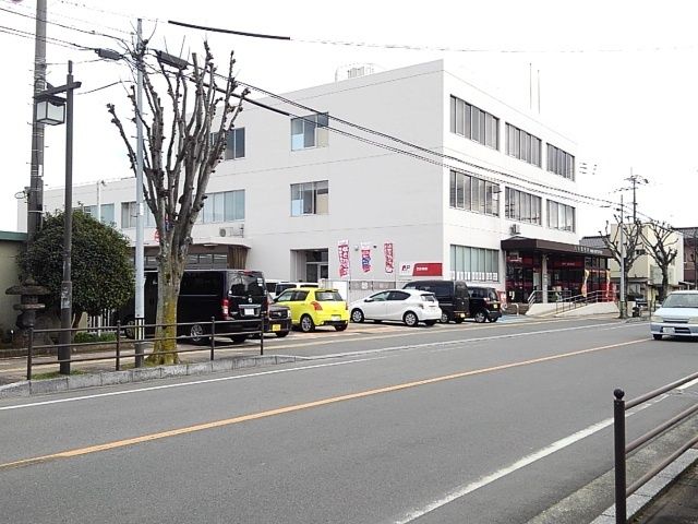 近くの八女郵便局まで619m（徒歩8分）