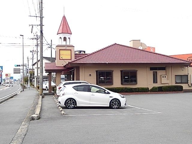 近くのリンガーハット福岡八女店まで369m（徒歩5分）