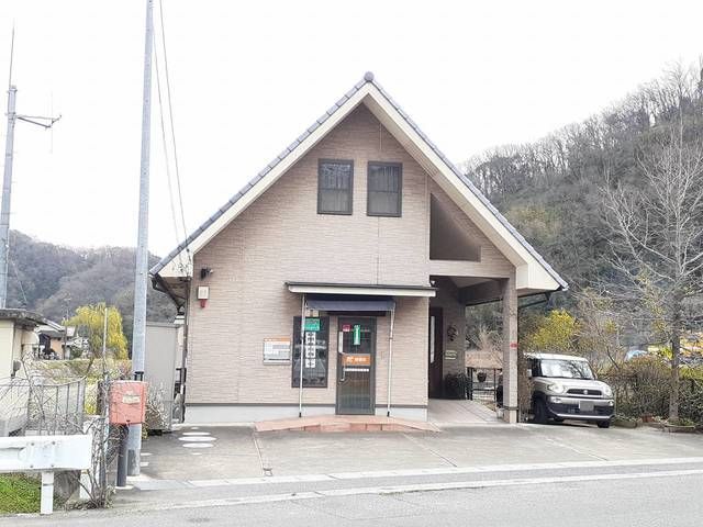 近くの尾道西藤簡易郵便局まで620m（徒歩8分）