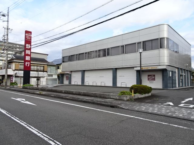 近くの静岡銀行　焼津南支店まで1,700m（徒歩22分）